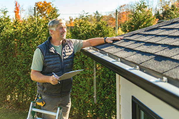 Professional Roofing technician working in Egypt, AL